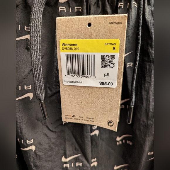 (NEW) Women's 2 Piece Nike Pants Set Size Small Jacket Size Medium - Picture 6 of 6